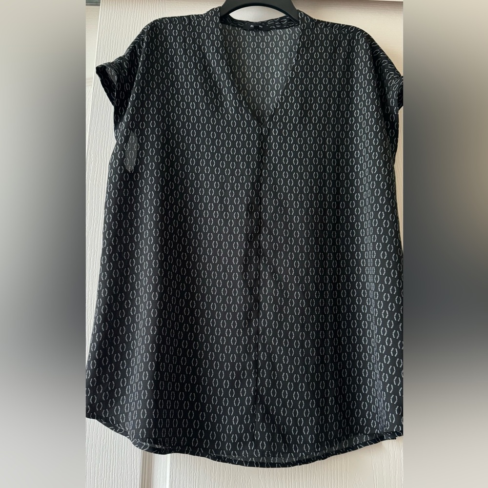 Woman's Top Size XL NWOT Part of 5 of $40